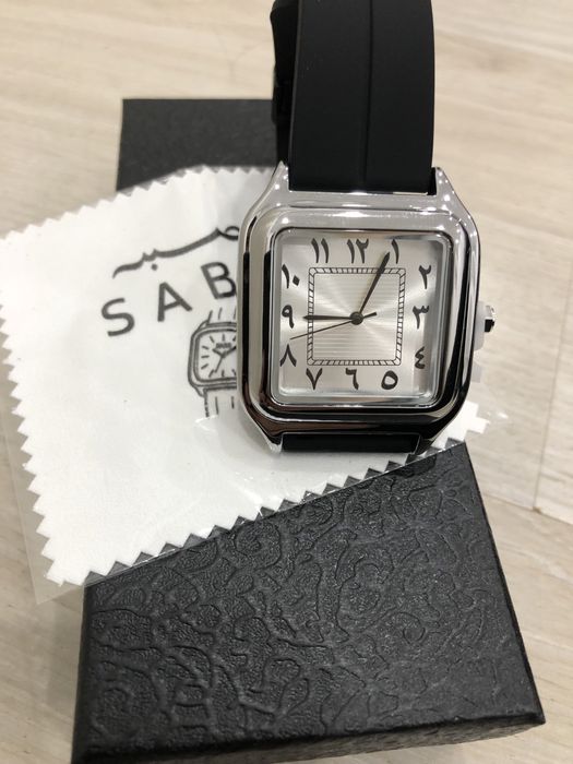 Часы от брэнда Sabr