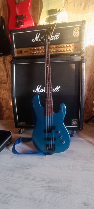 Бас китара Charvel model 2B