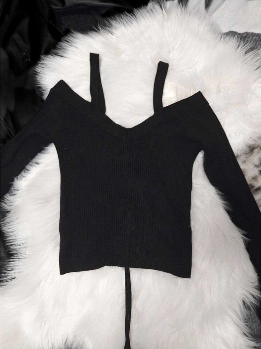 Longsleeve negru cu șnururi
