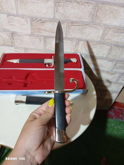 2 броя сувенирни ножове