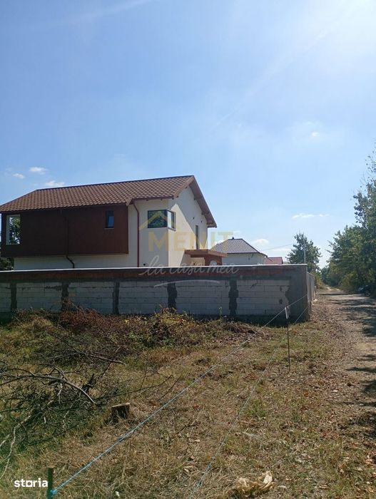 Teren Baicoi 572 mp