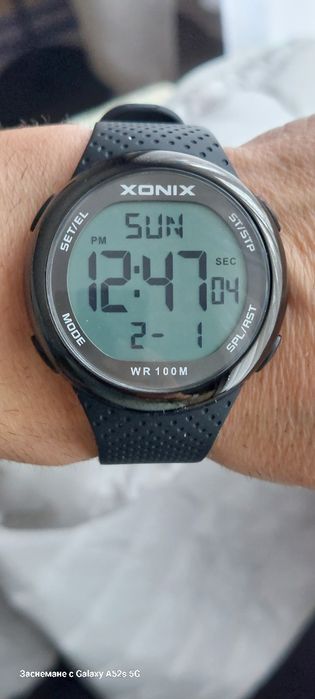 Часовник xonix 100 м водоустойчивост