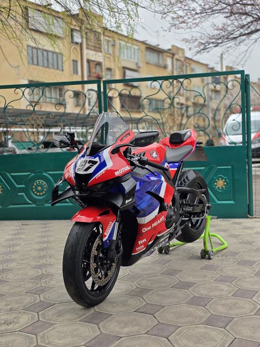 Сотилади Honda cbr1000rr-r fireblade