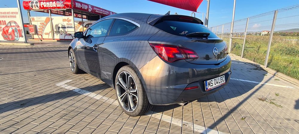 Vând Opel Astra J GTC