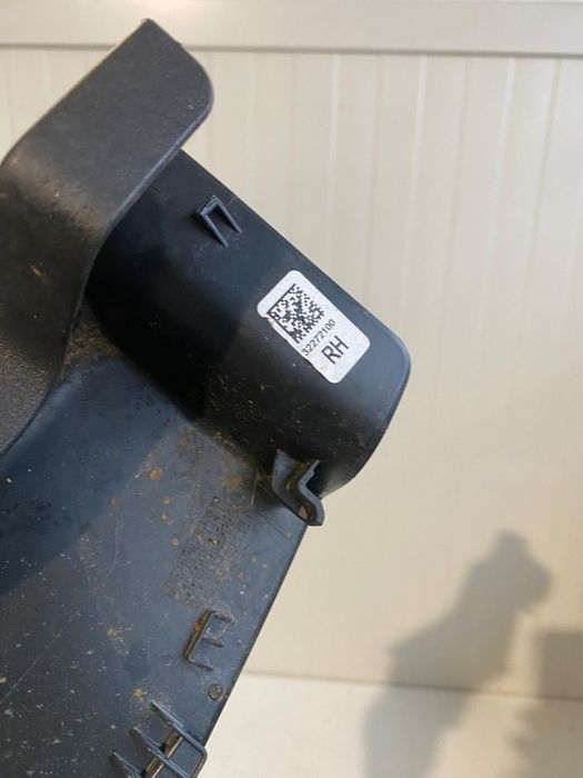 Capac scaun dreapta fata VOLVO XC40 2020 32272100