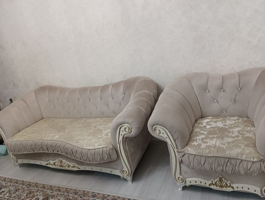 Продаем два дивана  и кресло