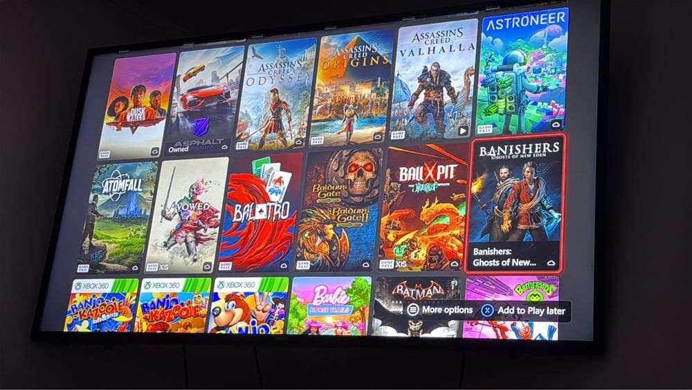 XBOX One S 1TB insotit de 2 controllere si account cu game pass