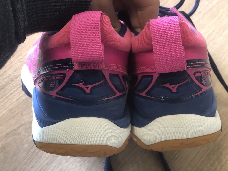 Дамски розови/ цикламени маратонки Mizuno 38 номер