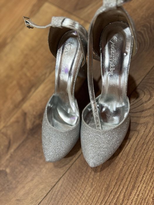 Токчета в сребристо