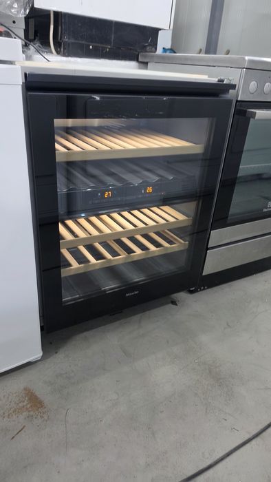 Охладител за вино Miele
