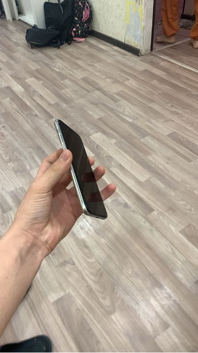 iPhone X 128 gb за 10К!