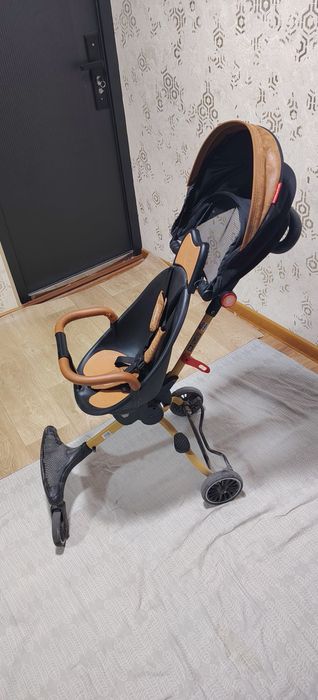 Детская коляска и велосипеды