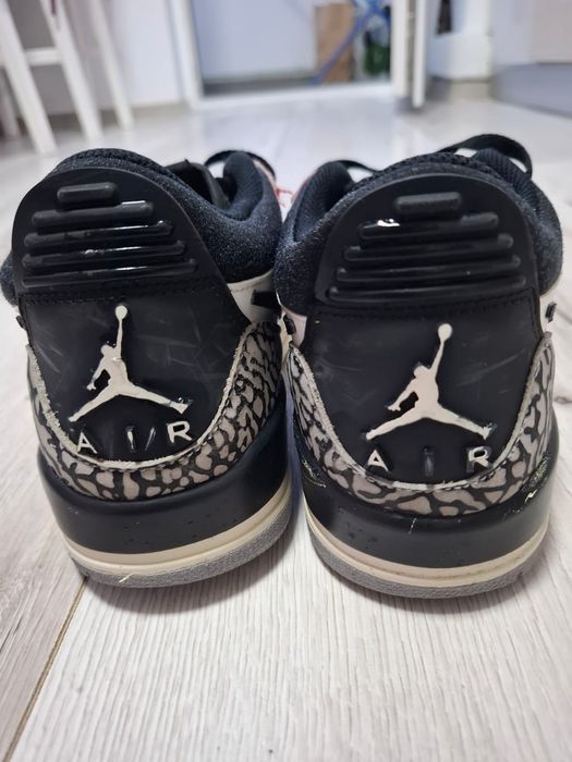 Adidasi  Nike Jordan