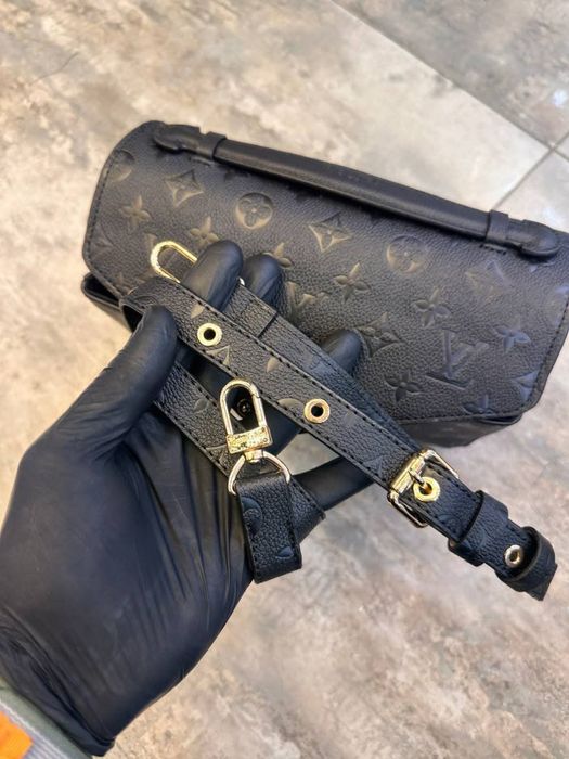 Чисто нова дамска чанта LV