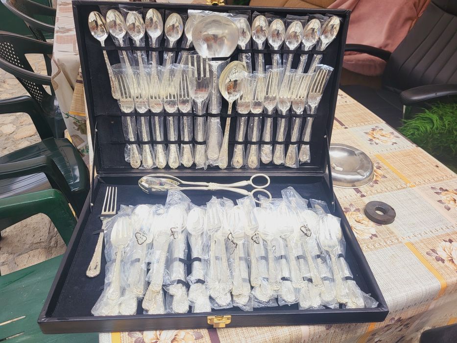 Посребрени прибори за хранене