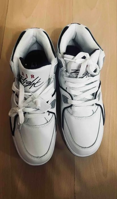 Продам кроссовки мужские