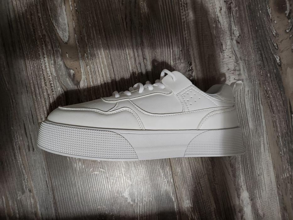 Обувки нови 42 размер