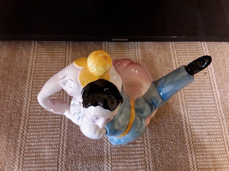 Ceainic rar, editie limitată,  cuplu dansand,  Roy Simpson