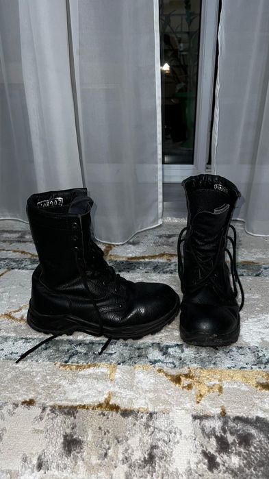 Продам берцы 2 осенних, 1 зимний, на 41-42