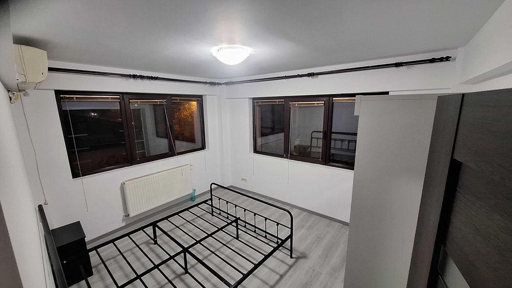 Proprietar, inchiriez  apartament 3 camere in vila