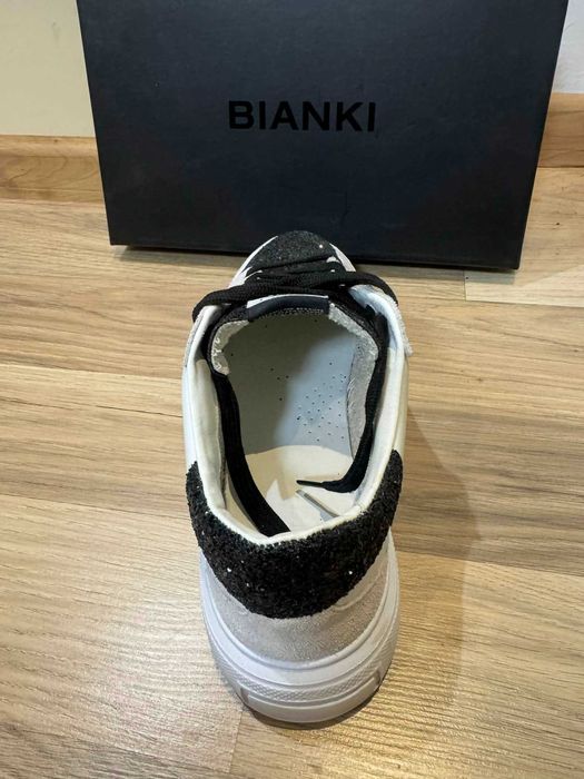 Кецове в бяло с боркат - BIANKI