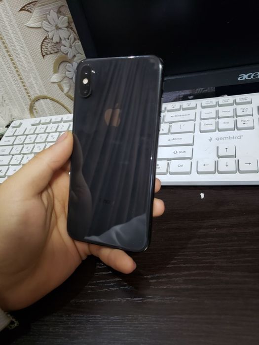 Iphone Xs sotiladi