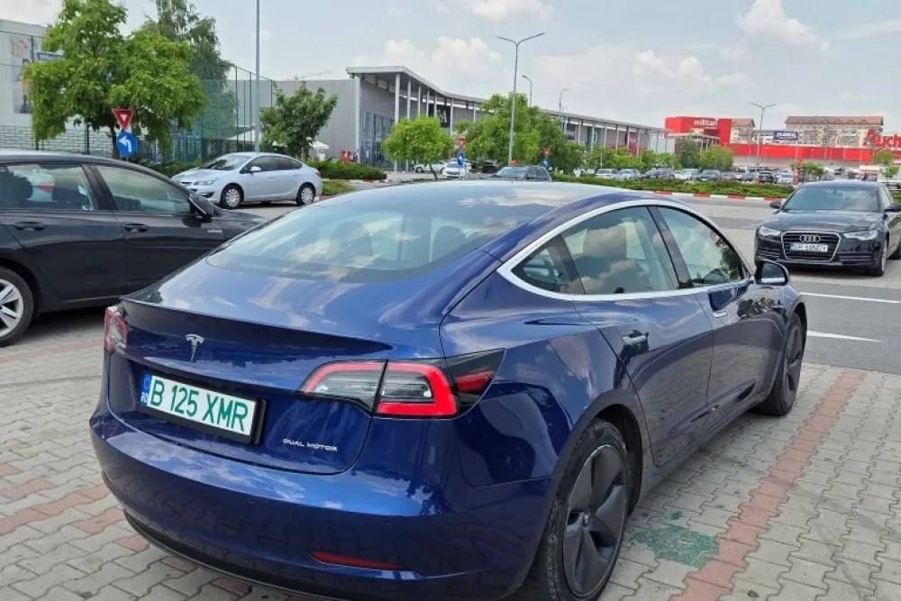 Tesla model 3 long range