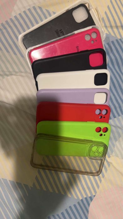 Huse iph 11 ca noi . 25 lei buc