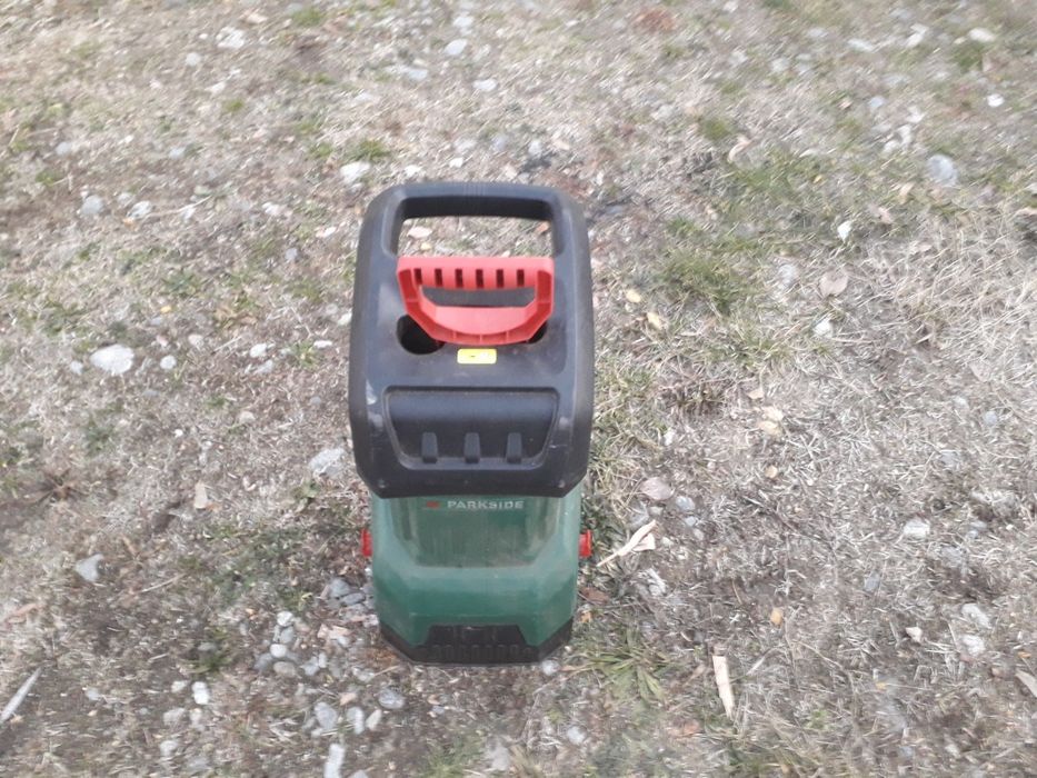 Tocator crengi si resturi vegetale electric Parksaid PMH 2400 W