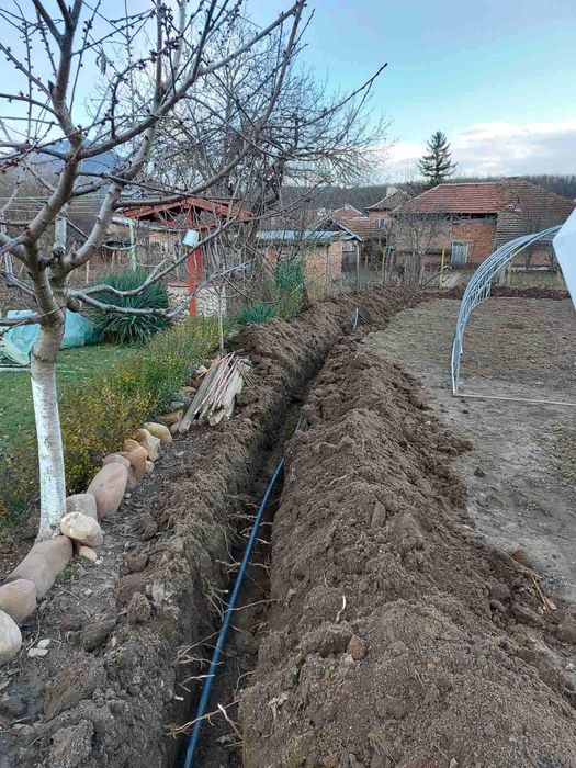 Услуги с Бобкат мини багер и самосвал.