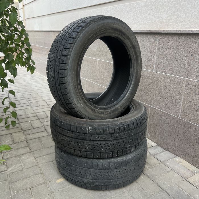 Комплект зимней резины 215/55/17 Pirelli