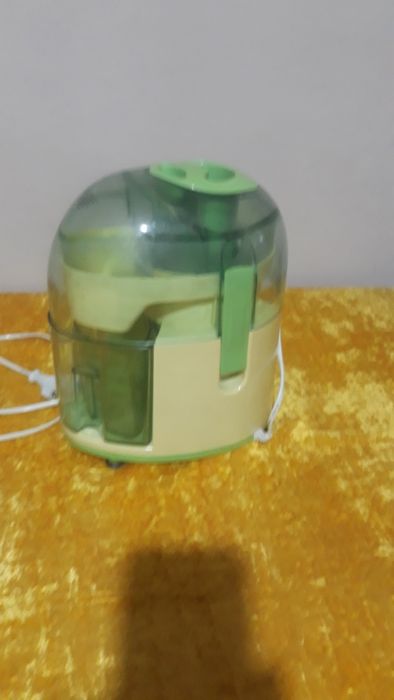 Соковыжималка TIffANY Madel number:KT717.  230V  (400W)