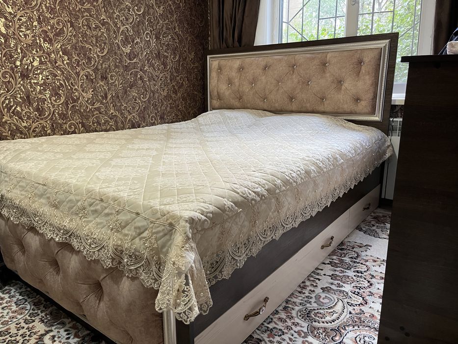 Спальный гарнитур б/у