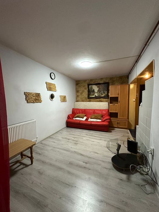 Inchiriez garsoniera Navodari , pret 1100 lei