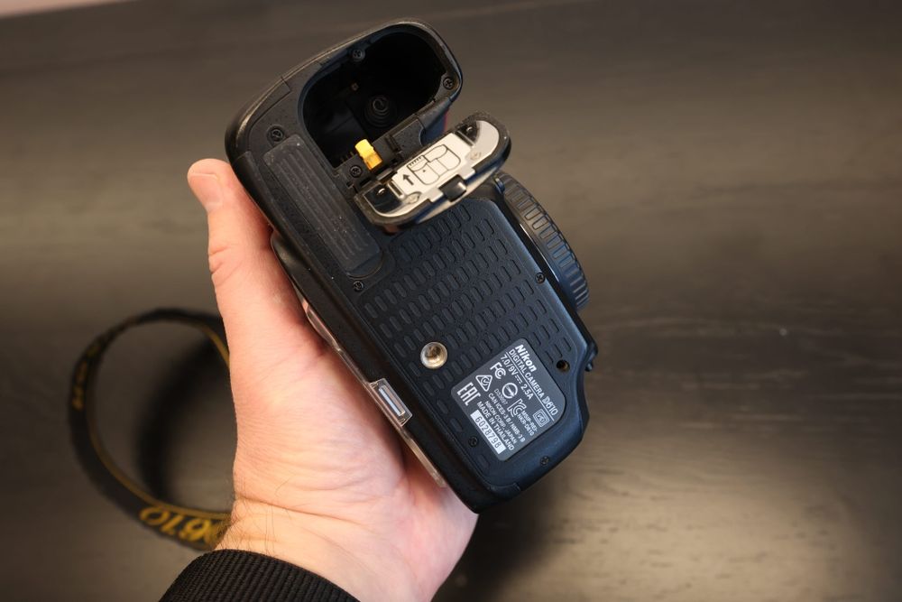 Nikon D610 – перфектно състояние, пълен комплект