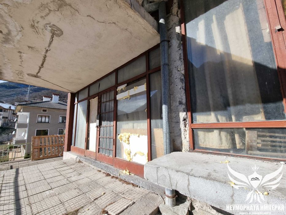 Продавам помещение, магазин, заведение 147кв. в гр.Лъки, обл.Пловдив