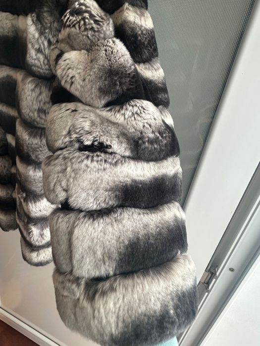 Haina de blana chinchilla Rex - 1050 lei