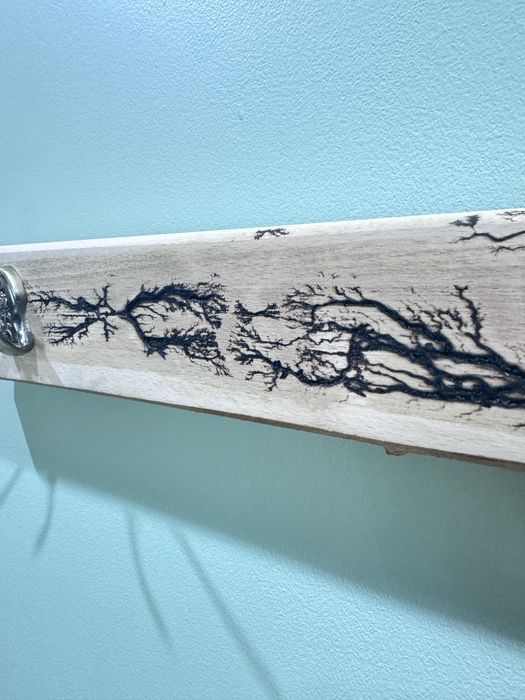 Закачалка за стена