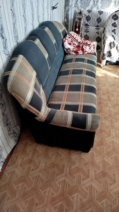Продам диван и кресла