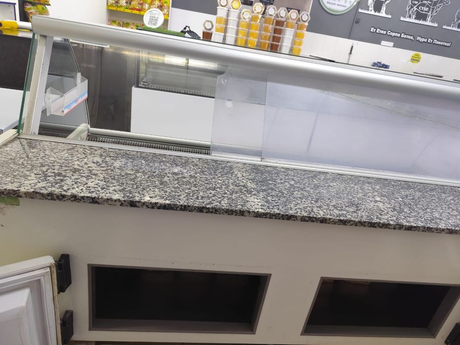 Продам холодильниную витрину