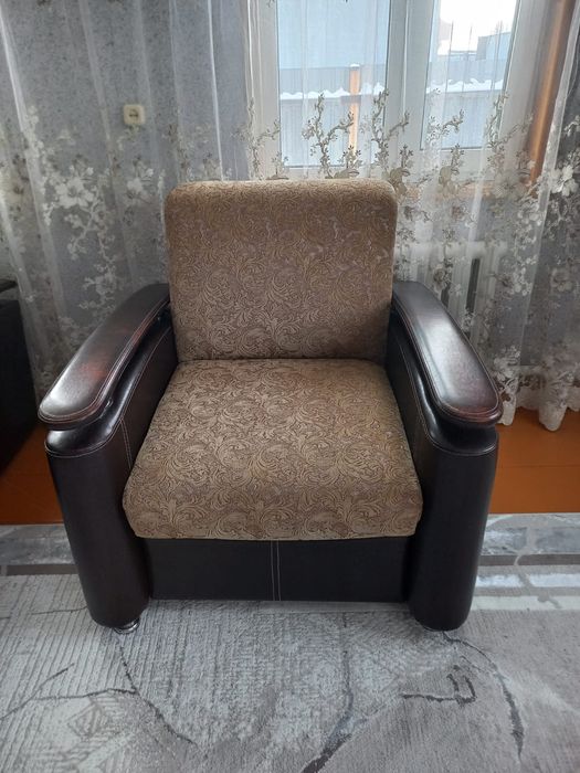 Продам угловой диван.