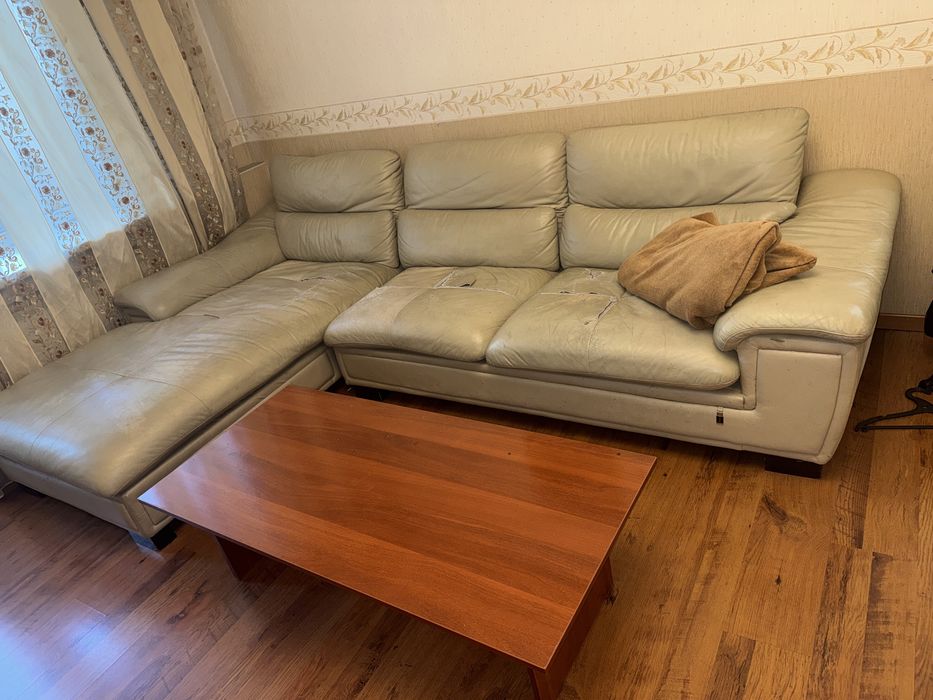 Срочно продам диван