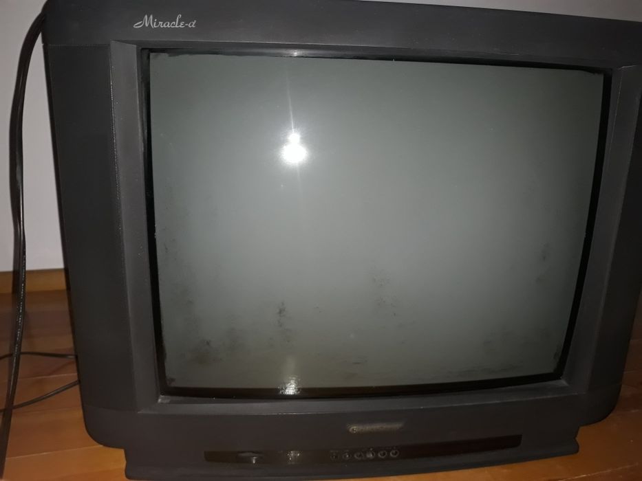 Продавам телевизор - Gold star