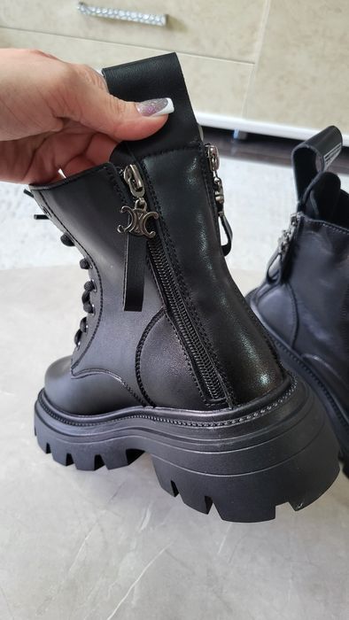 Продам осенние ботинки