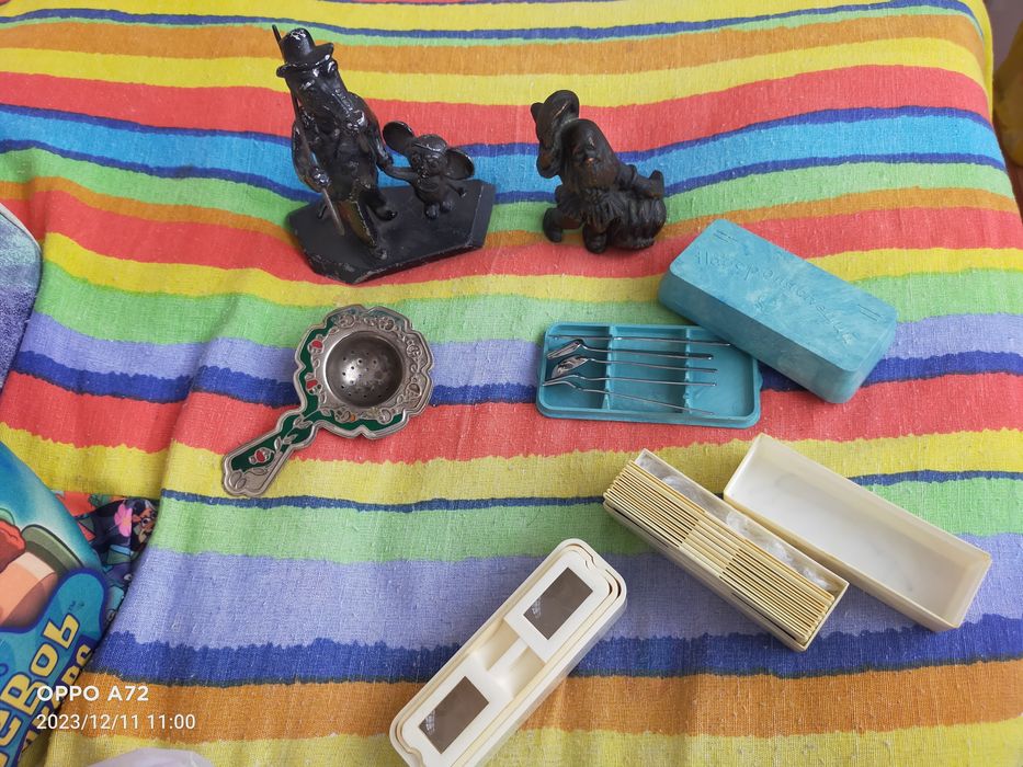 Продам советские вещи СССР. В идеале.