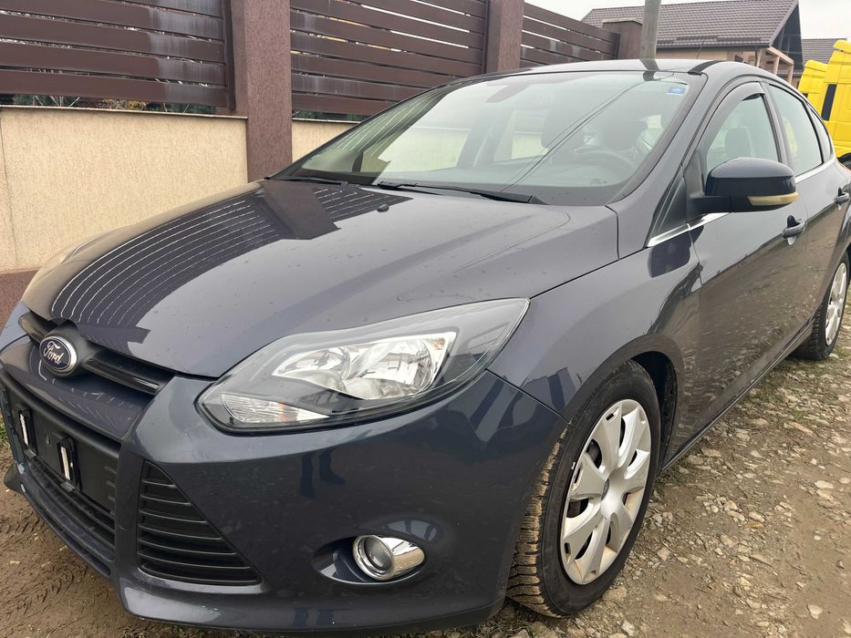 Ford Focus 2012 Benzina