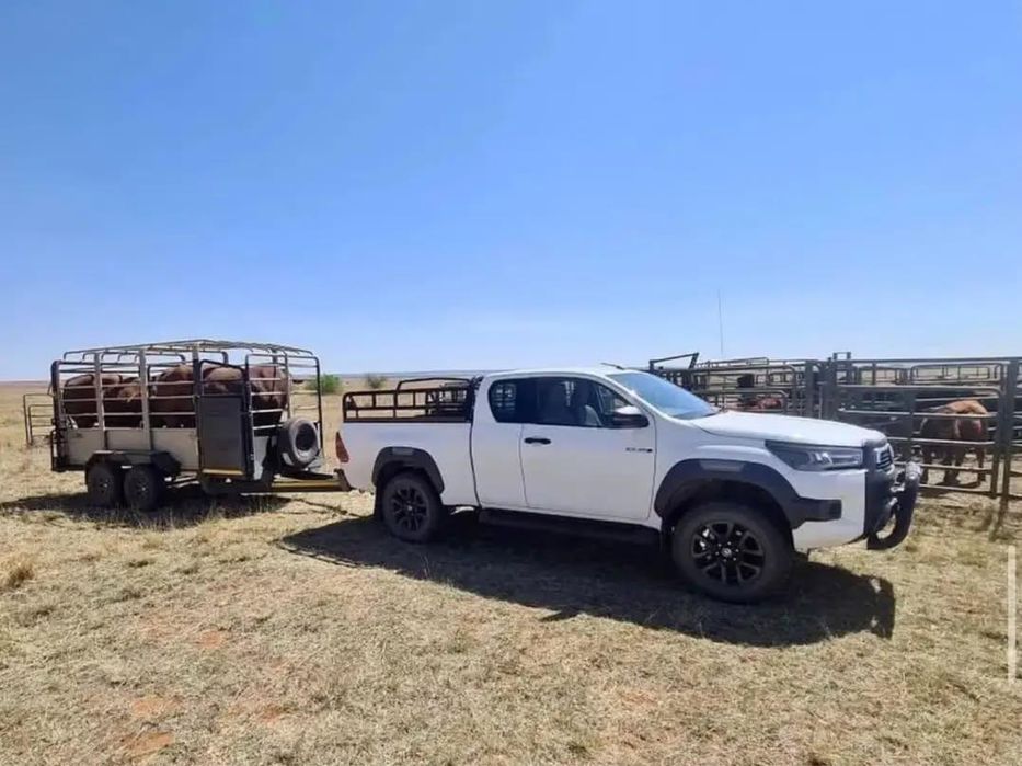 Прицеп/коневоз/скотовоз