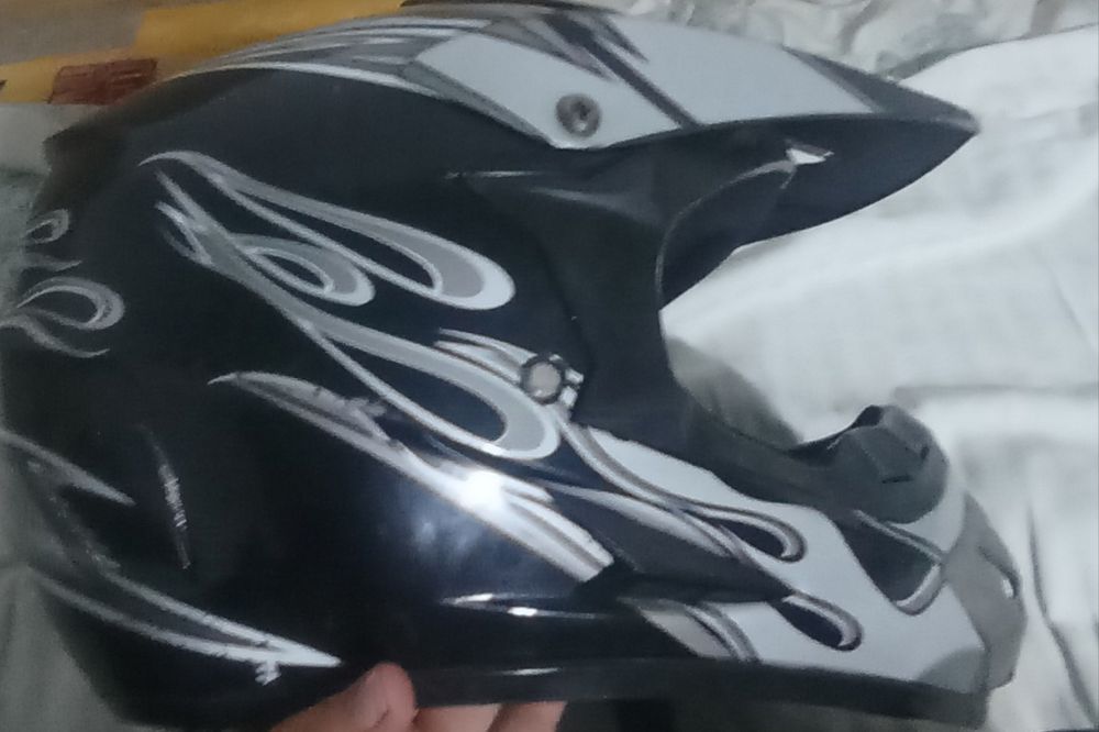 Прадам шлем торг имеится