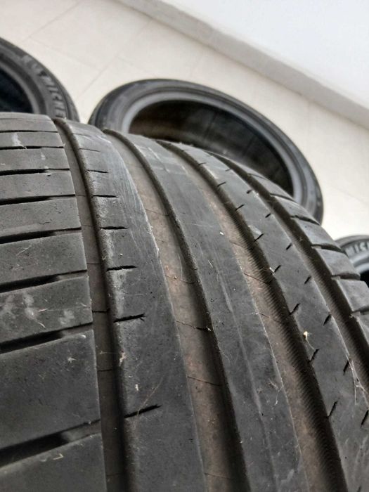 Set anvelope 2x MICHELIN 255/45 R19 vara PILOT SPORT 4 SUV  cu 2x MICHELIN 245/45 R19 PRIMACY 3 vara