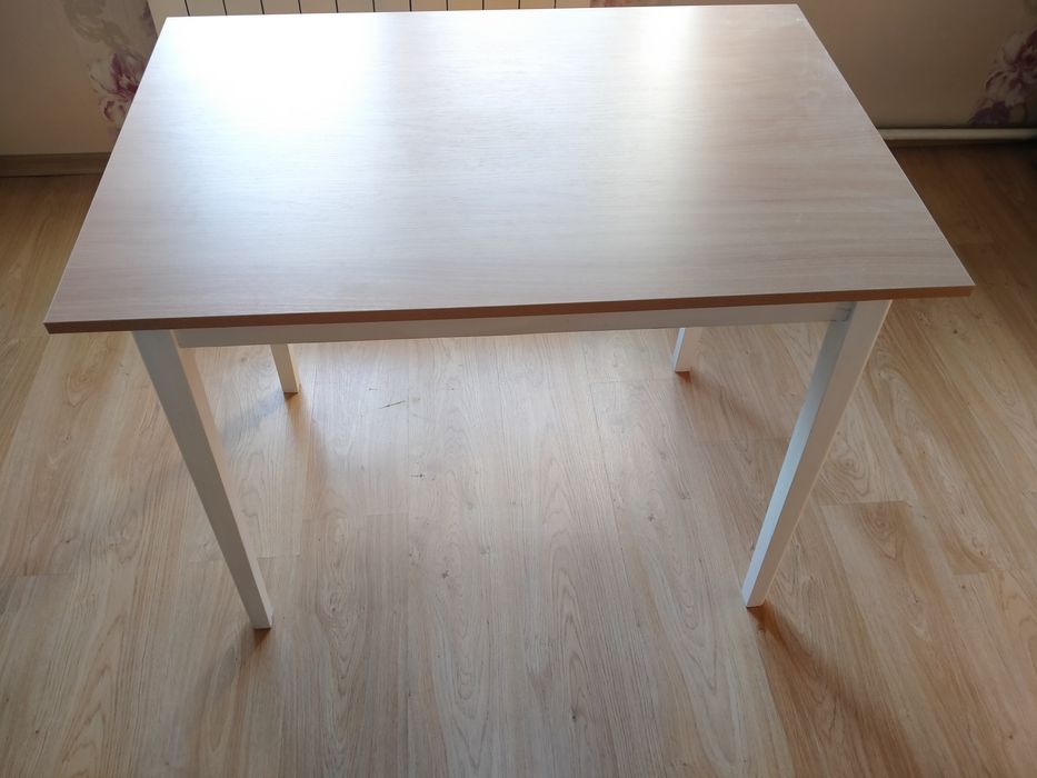 Продам стол деревянный